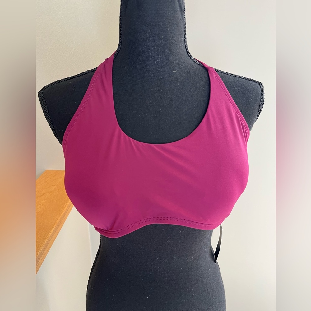 New Ambrielle Bordeaux one shoulder bikini top with removable pads. Size XL